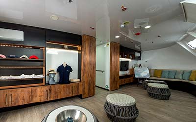 home.alt_social_slides